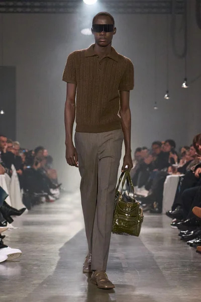 Look 22